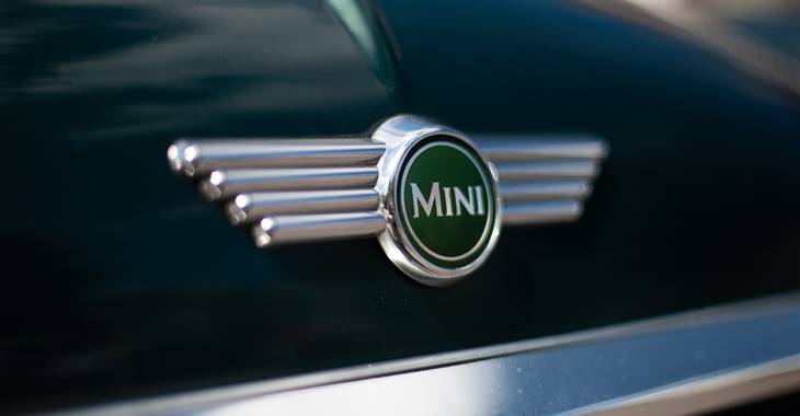 Logo MINI kompanije automobila