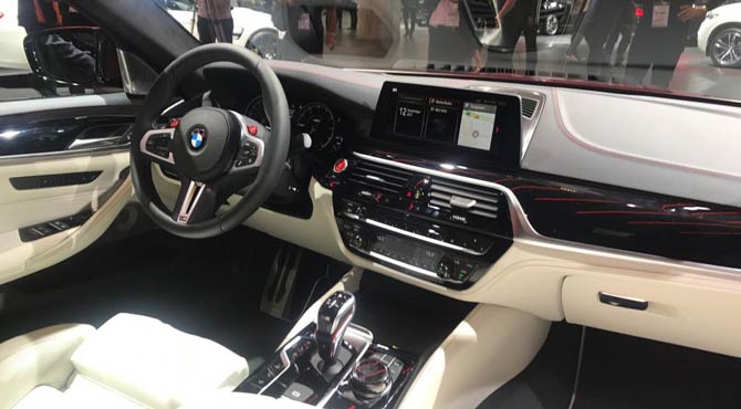 bmw m5 2018 enterijer