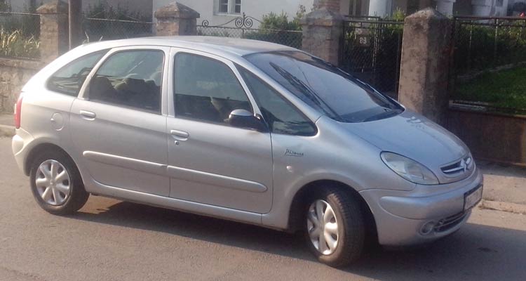 otkupljeni polovni automobil citroen xsara picasso 1.6 HDI 2001. godište