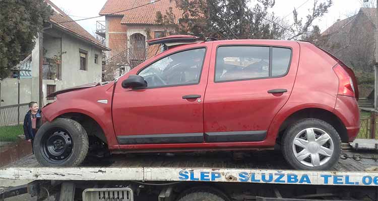 otkupljeni havarisani dacia sander 2009