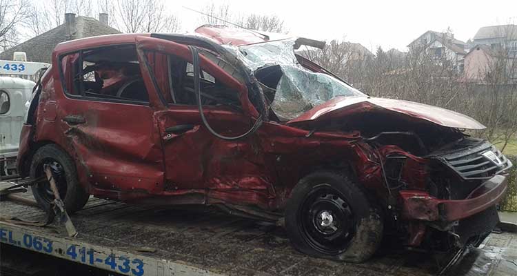 otkupljeni havarisani dacia sander 2009