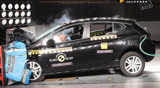 Holden Astra 2017 crash test