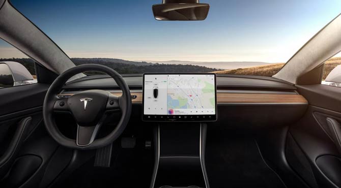 tesla model 3 enterijer