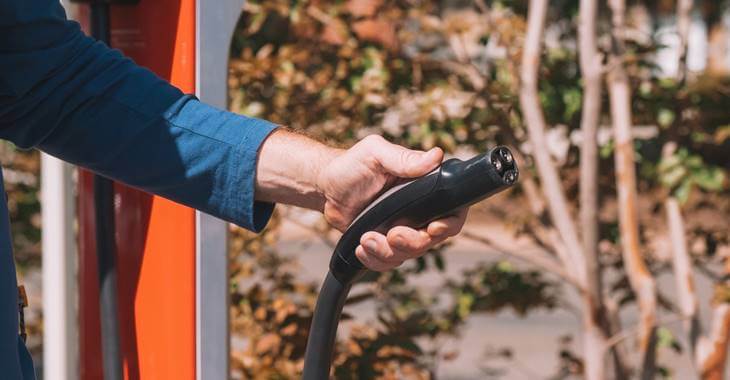 Punjač za električni automobil