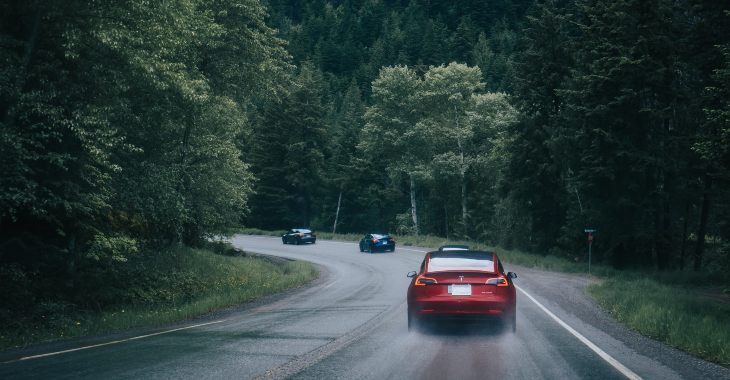Električni automobil